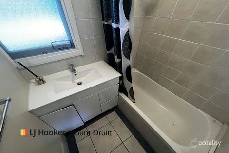 Property photo of 2 Captain Cook Drive Willmot NSW 2770