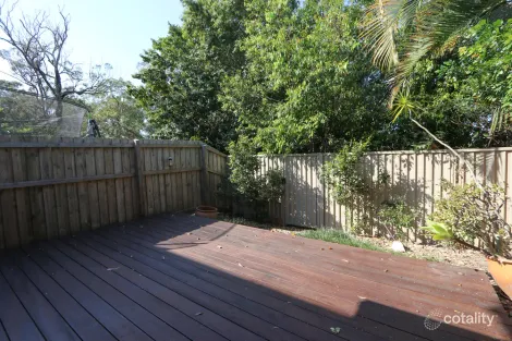 Property photo of 2/18 Doyalson Place Helensvale QLD 4212