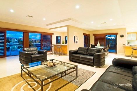 Property photo of 4 Queen Guineveres Place Paradise Point QLD 4216