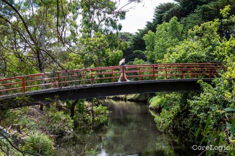 Property photo of 102 Valley Parade Glen Iris VIC 3146