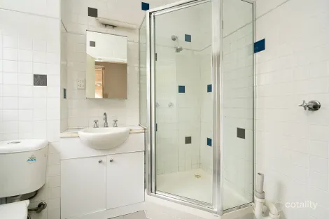 Property photo of 25/6-8 Glen Eira Road Ripponlea VIC 3185