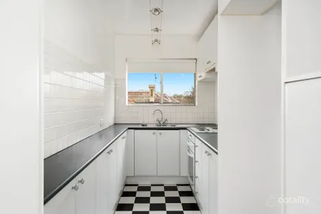Property photo of 25/6-8 Glen Eira Road Ripponlea VIC 3185