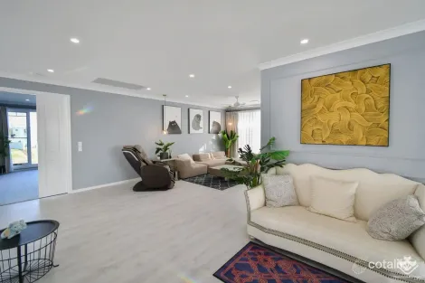 Property photo of 63 Serenity Boulevard Helensvale QLD 4212
