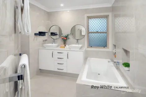 Property photo of 7 Yewleaf Place Calamvale QLD 4116