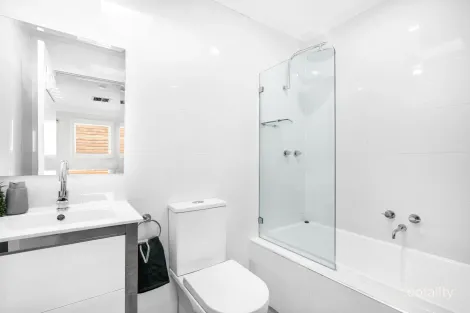 Property photo of 11 Barrow Place Burnley VIC 3121