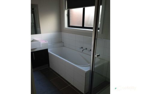 Property photo of 8 Lancewood Road Manor Lakes VIC 3024