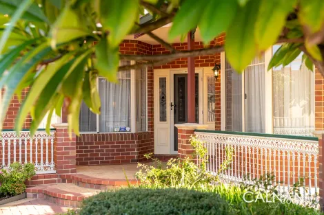 Property photo of 15 Smokewood Place Leeming WA 6149
