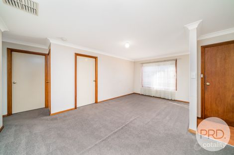 Property photo of 2/20 Kenneally Street Kooringal NSW 2650