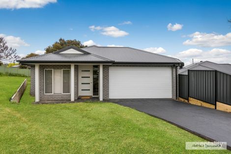 Property photo of 16 Candlebark Close Kilmore VIC 3764