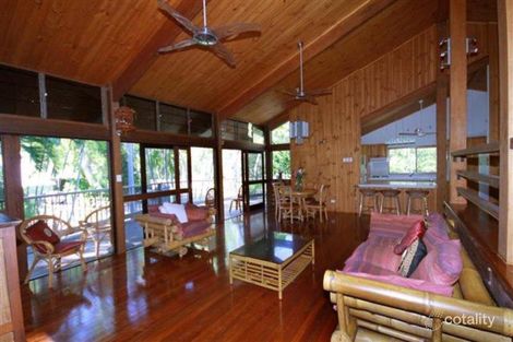 Property photo of 31 Oak Beach Road Oak Beach QLD 4877