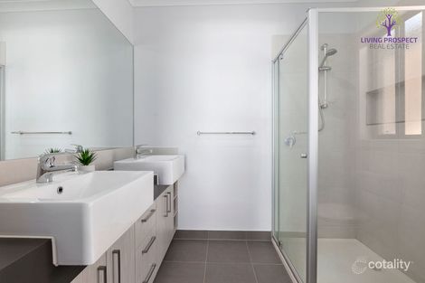 Property photo of 11 Hillcrest Parade Tarneit VIC 3029