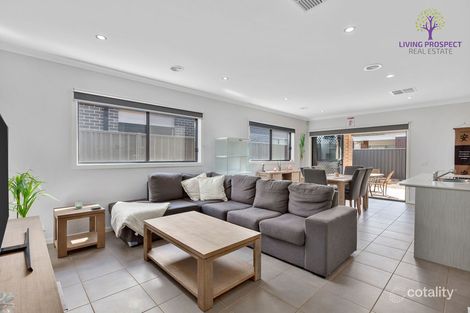 Property photo of 11 Hillcrest Parade Tarneit VIC 3029