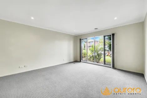 Property photo of 4 Mullein Bend Cranbourne North VIC 3977