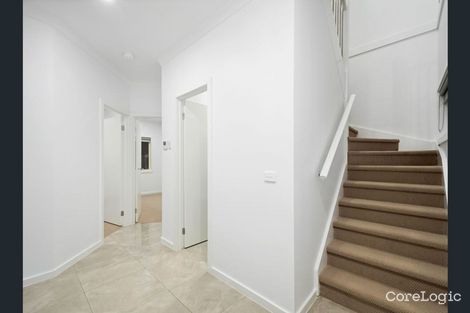 Property photo of 2/49 Stawell Street Cranbourne VIC 3977