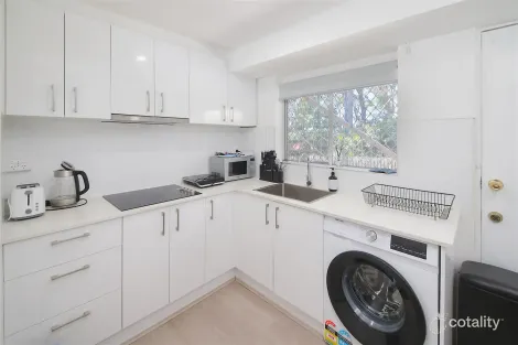 Property photo of 21 Crestgarden Street Macgregor QLD 4109