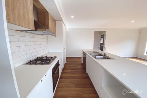Property photo of 2 Giffen Street Mambourin VIC 3024