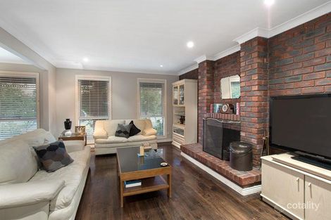 Property photo of 10 Eurora Court Taylors Lakes VIC 3038