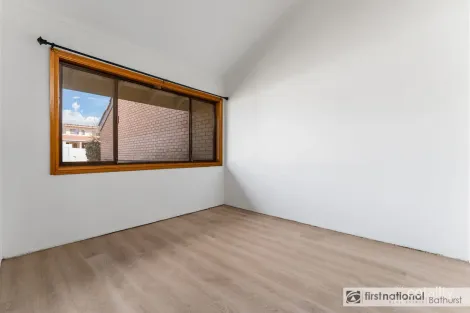 Property photo of 3/142 Durham Street Bathurst NSW 2795