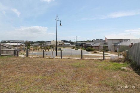 9 Dunes Rd, Cowes, VIC 3922