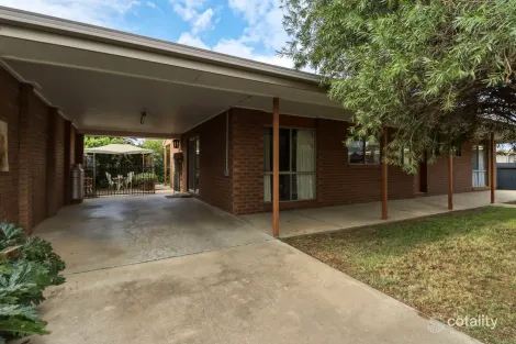 2/433 Henry St, Deniliquin, NSW 2710