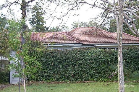 27 Ninth Ave, St Lucia, QLD 4067