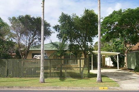 Property photo of 4 Vaggelas Crescent Biggera Waters QLD 4216