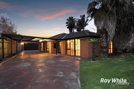 5 Joseph Banks Cres, Cranbourne, VIC 3977