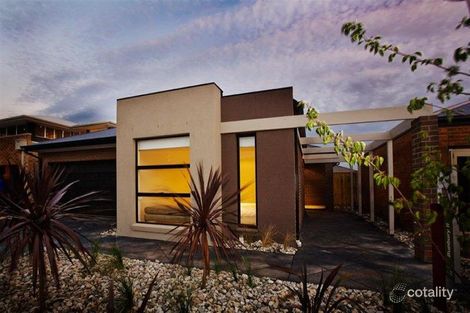 28 Sunningdale Dr, Hillside, VIC 3037