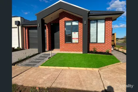 2 Broiler St, Rockbank, VIC 3335