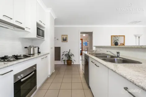 Property photo of 50 Franklin Drive Estella NSW 2650