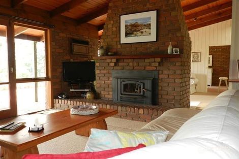 Property photo of 552 Great Alpine Road Bruthen VIC 3885