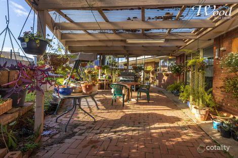 Property photo of 24 La Fontaine Avenue Lavington NSW 2641