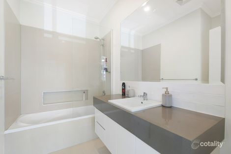 Property photo of 4/42 Stadium Drive Robina QLD 4226