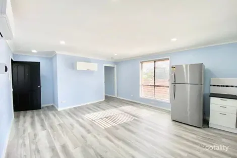 Property photo of 51 Dandenong Crescent Ruse NSW 2560