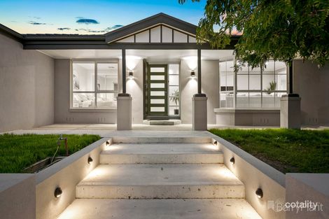 Property photo of 42 Tarcoola Drive Narre Warren VIC 3805