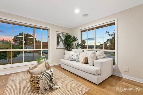 Property photo of 42 Tarcoola Drive Narre Warren VIC 3805