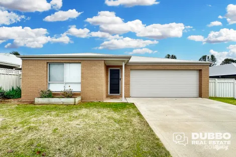 Property photo of 30 Apsley Crescent Dubbo NSW 2830