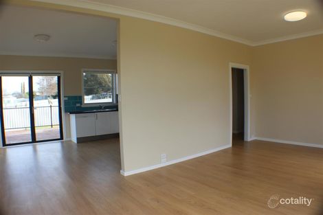 Property photo of 6 Cochrane Street Kooringal NSW 2650