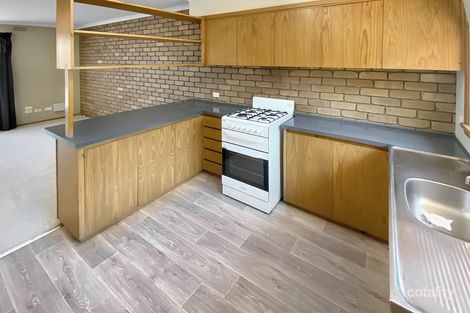 Property photo of 2/30 Bacchus Road Mount Clear VIC 3350