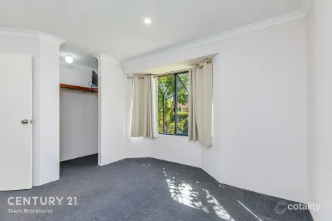 Property photo of 17 Dunlowe Loop Warnbro WA 6169