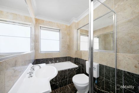 Property photo of 5/8-12 Marlene Crescent Greenacre NSW 2190