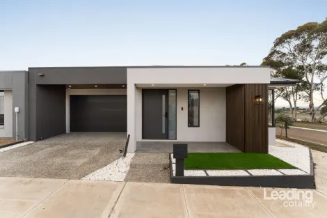 9 Touriga Cct, Sunbury, VIC 3429