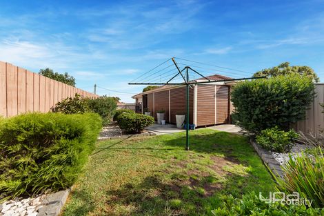 Property photo of 3 April Close Albanvale VIC 3021