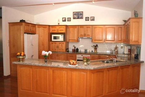 Property photo of 8 Newman Close Green Point NSW 2251