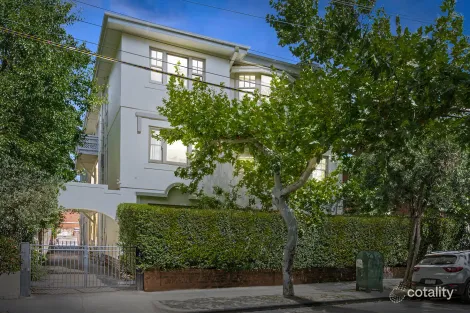 7/5 Robe St, St Kilda, VIC 3182