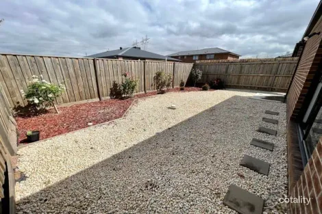 Property photo of 18 Forrester Grove Fraser Rise VIC 3336