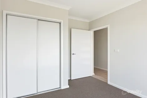Property photo of 27 Tuff Street Werribee VIC 3030
