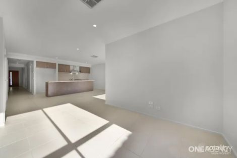 Property photo of 6 Myrtleleaf Street Tarneit VIC 3029