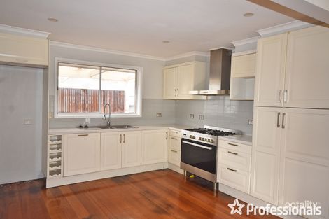 Property photo of 16 Holmes Road Mooroolbark VIC 3138