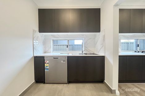Property photo of 48 Cassio Way Rosemeadow NSW 2560
